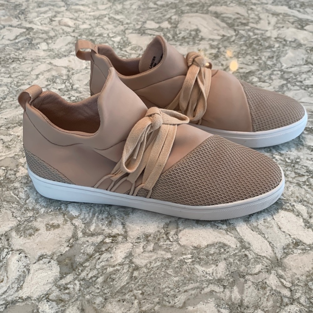 Steve Madden Tan and Cream Sneakers